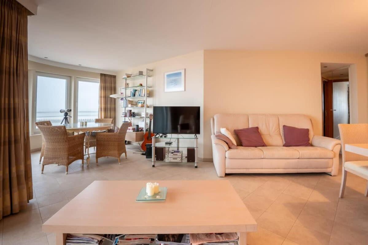 Marvelous With A Stunning View And Garage Apartamento